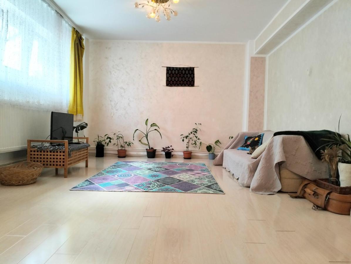 Royal Awoun Home Bucarest Extérieur photo